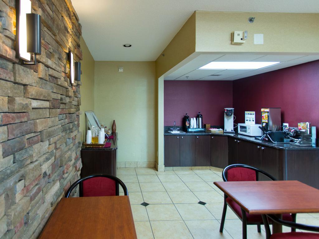 Travelodge By Wyndham Romulus Detroit Airport Extérieur photo