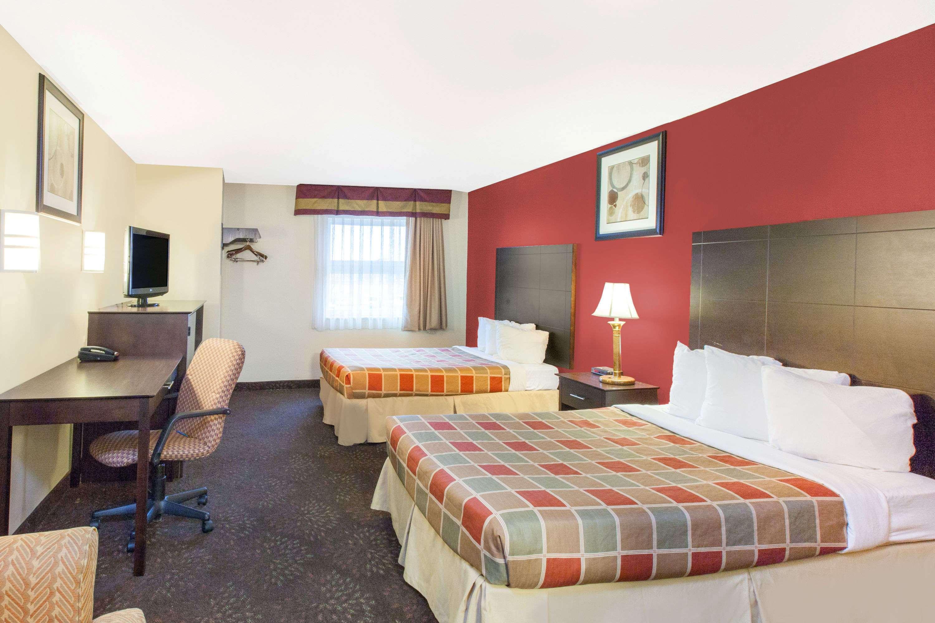 Travelodge By Wyndham Romulus Detroit Airport Extérieur photo